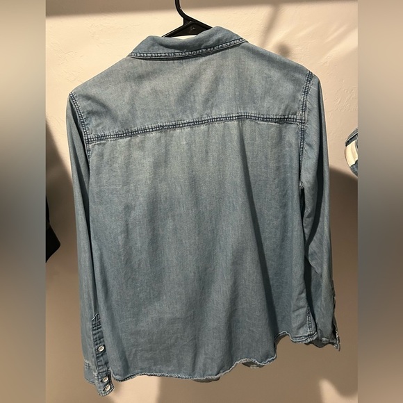 Torrid Light Blue Denim Shirt size 00 - Picture 2 of 3